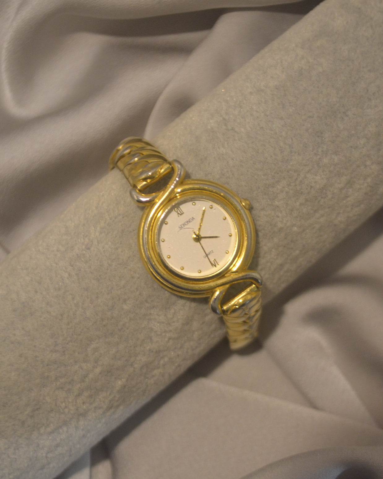 Round Gold Classic Watch
