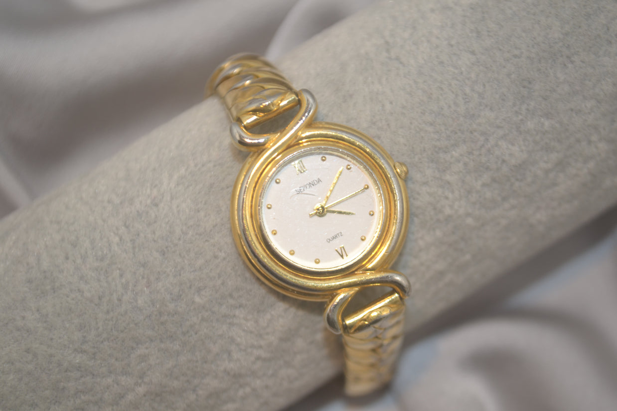 Round Gold Classic Watch