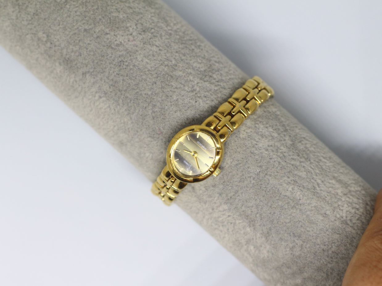 Sleek Gold-Tone Oval Face (Not-Running)